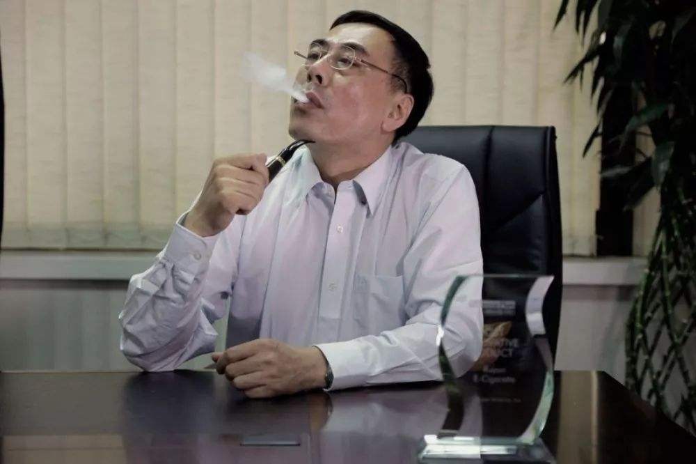 Han Lik, inventeur de la cigarette électronique moderne