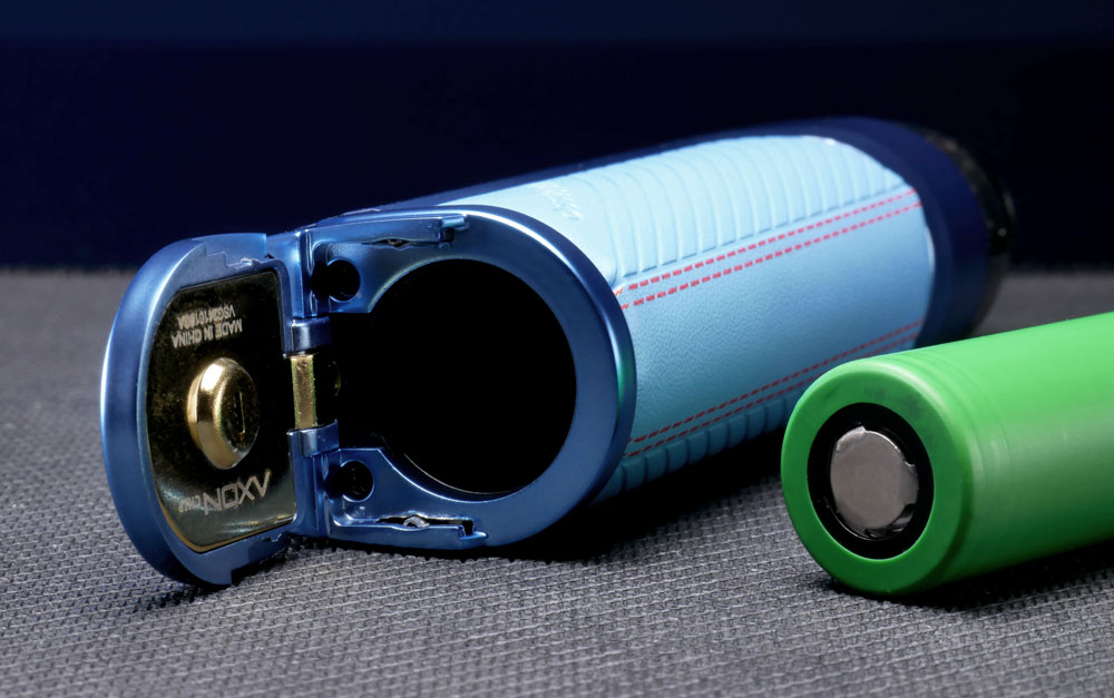pod Armour GS de Vaporesso trappe accu ouverte